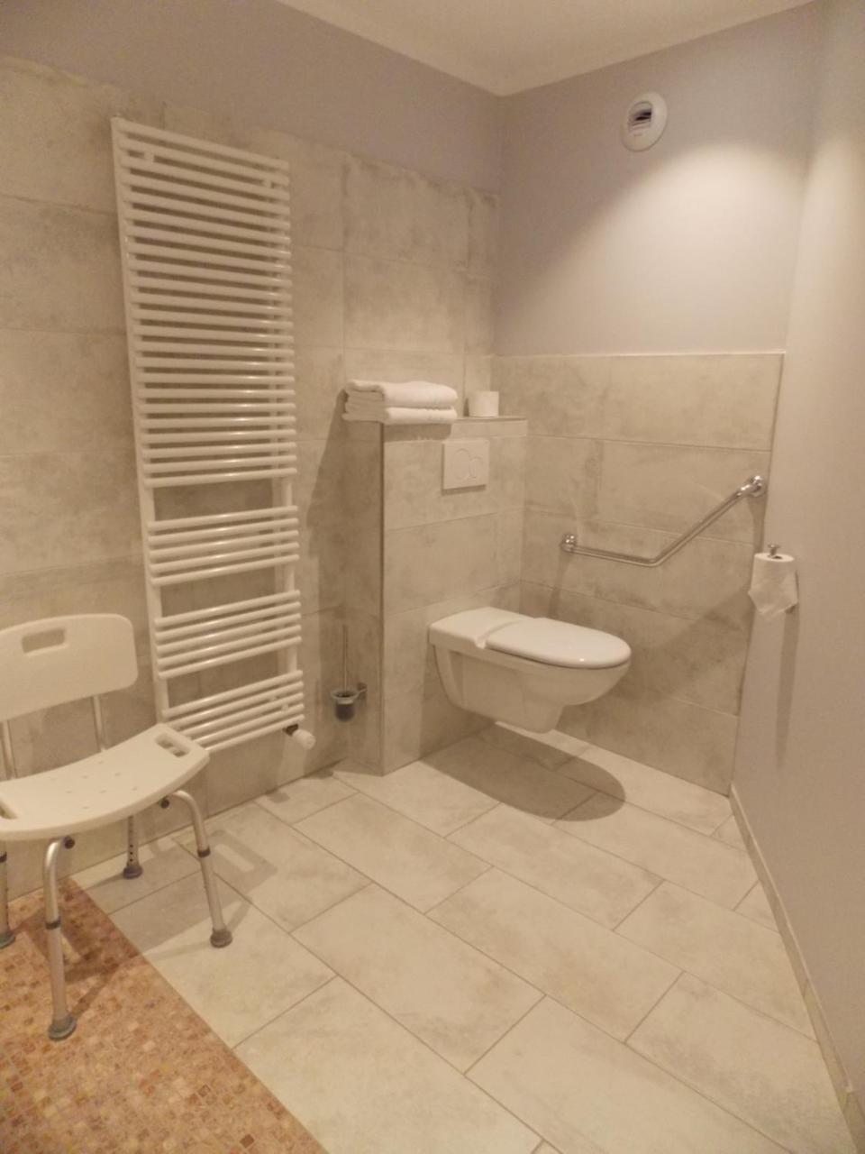 Au Relais Provencal Hotell Bagnols-en-Forêt Eksteriør bilde