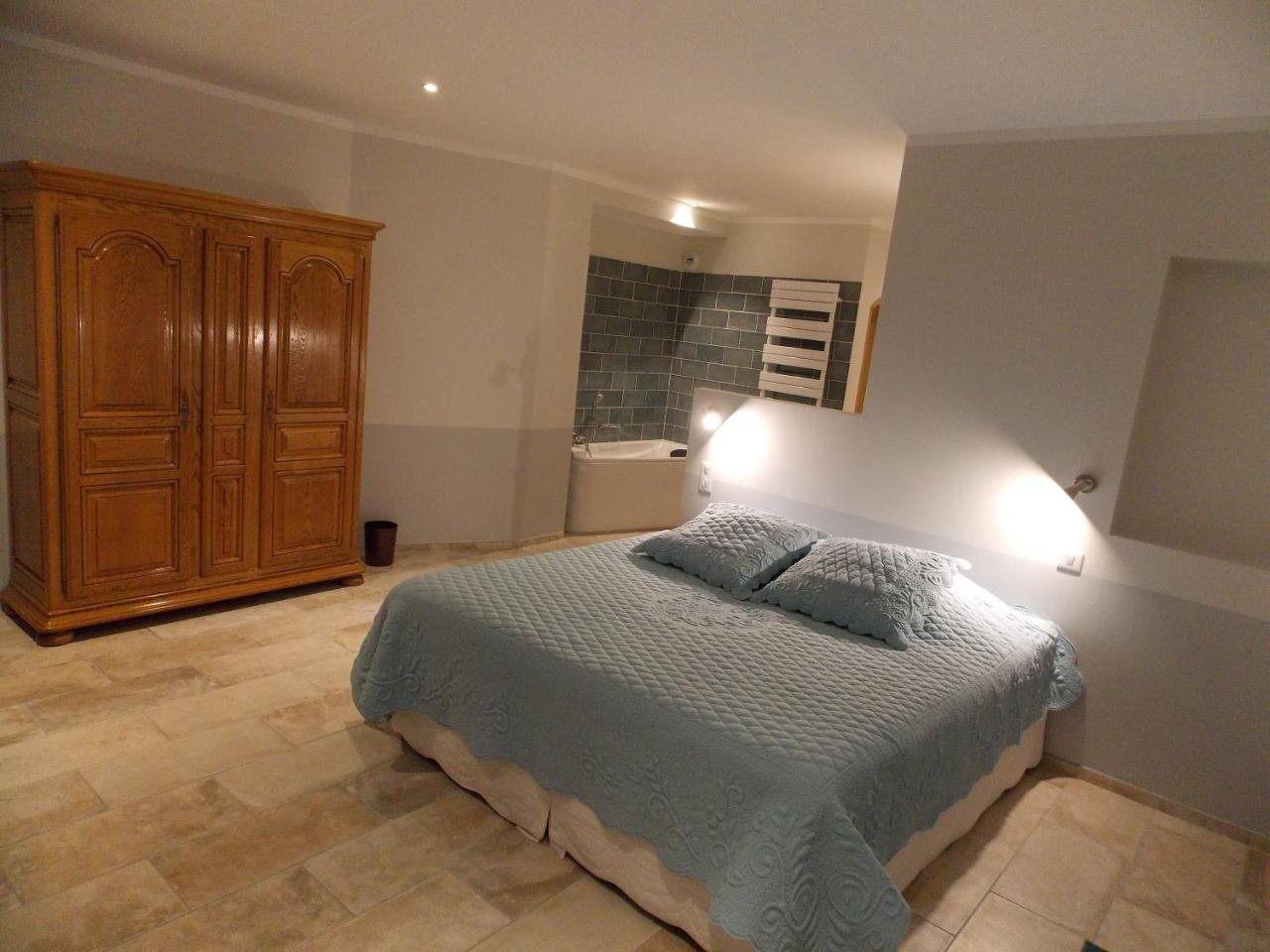 Au Relais Provencal Hotell Bagnols-en-Forêt Eksteriør bilde