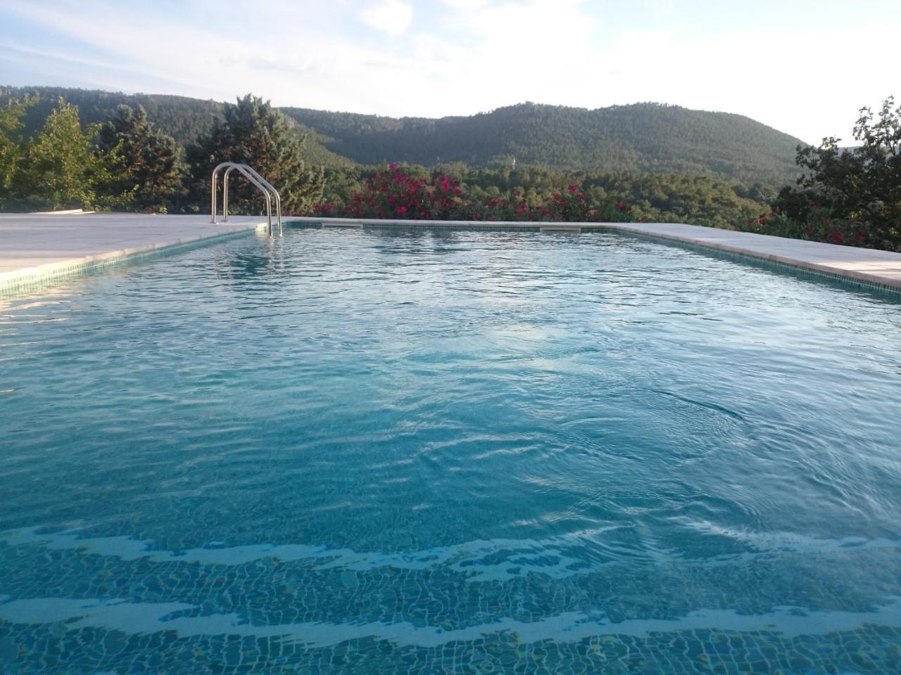 Au Relais Provencal Hotell Bagnols-en-Forêt Eksteriør bilde